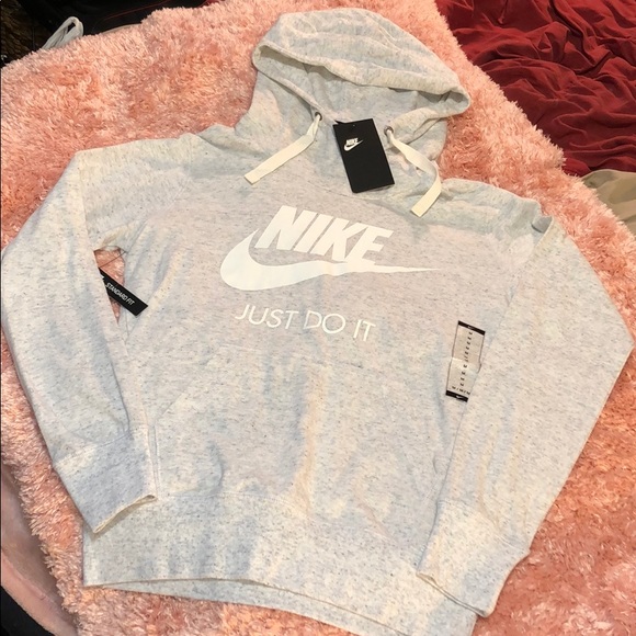 nike hoodie medium